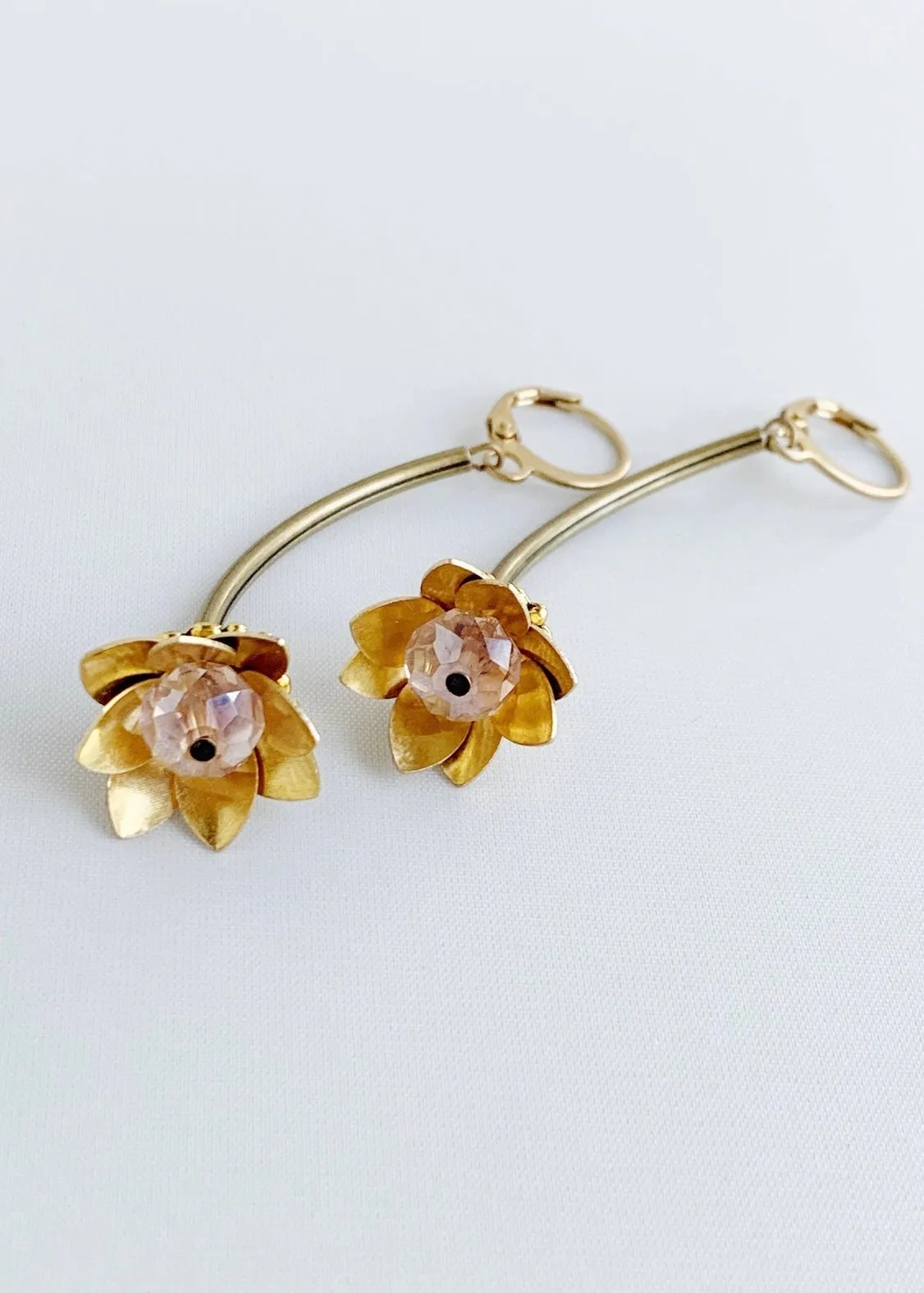 Curve Flower Earrings